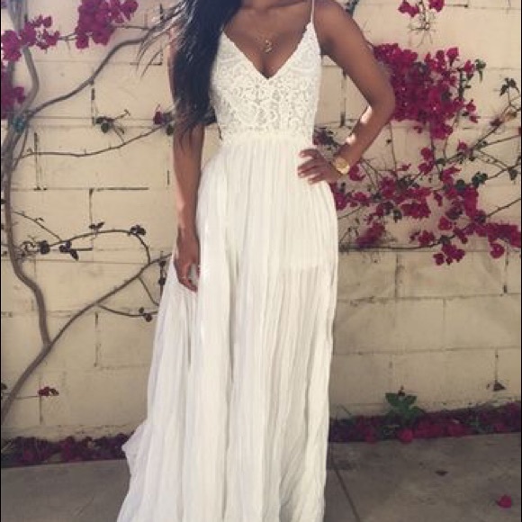 Dresses & Skirts - Backless maxi dress 💛